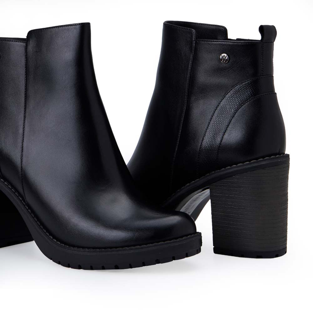 Botín Casual LINDA-2513 Negro Viale Cuero - Imagen 3