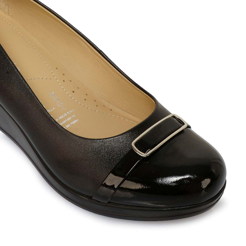 Zapato Reina Casual LINDA-2521 Negro Viale Cuero - Imagen 2
